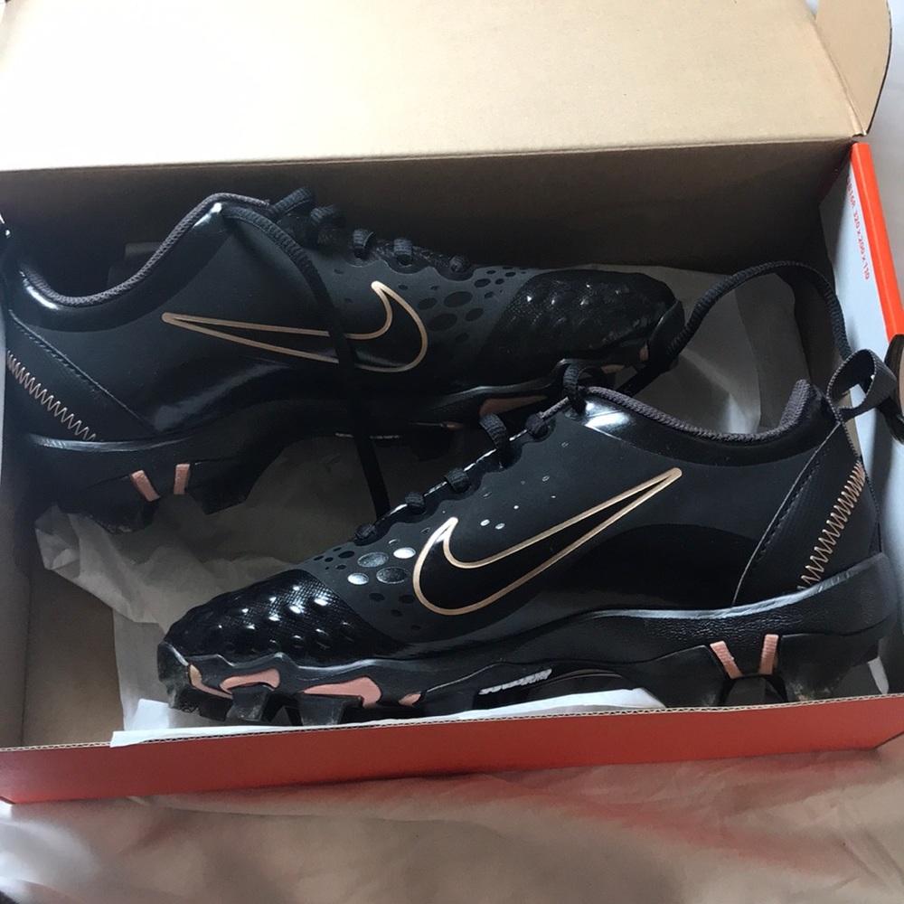 Nike softball cleats